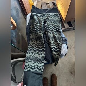 Lululemon Ebb to Street Chevron Patterned Leggings - size 6.